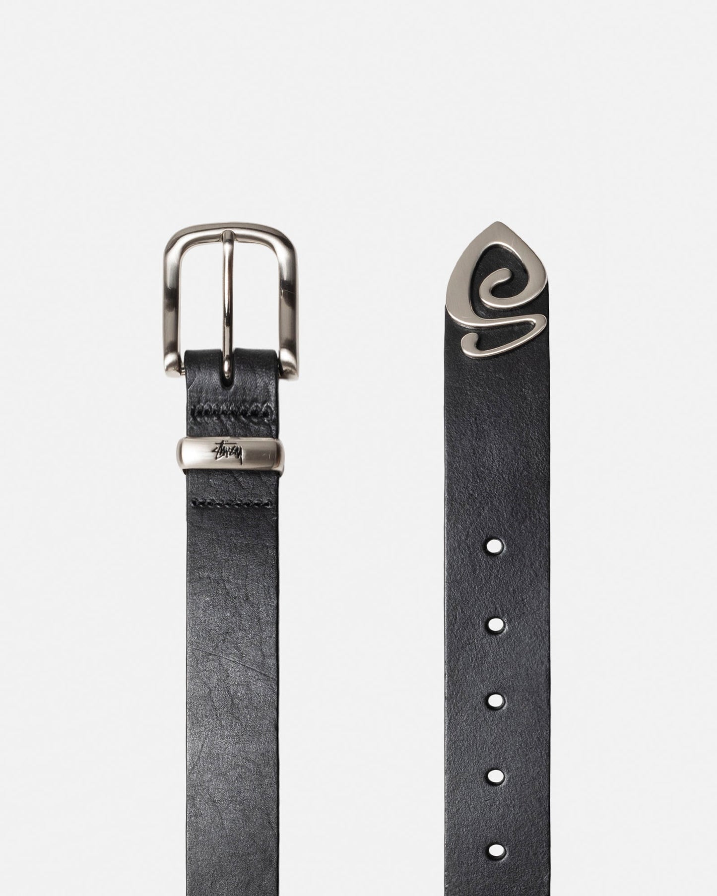 CEINTURE EN MÉTAL AVEC EMBOUT EN MÉTAL
