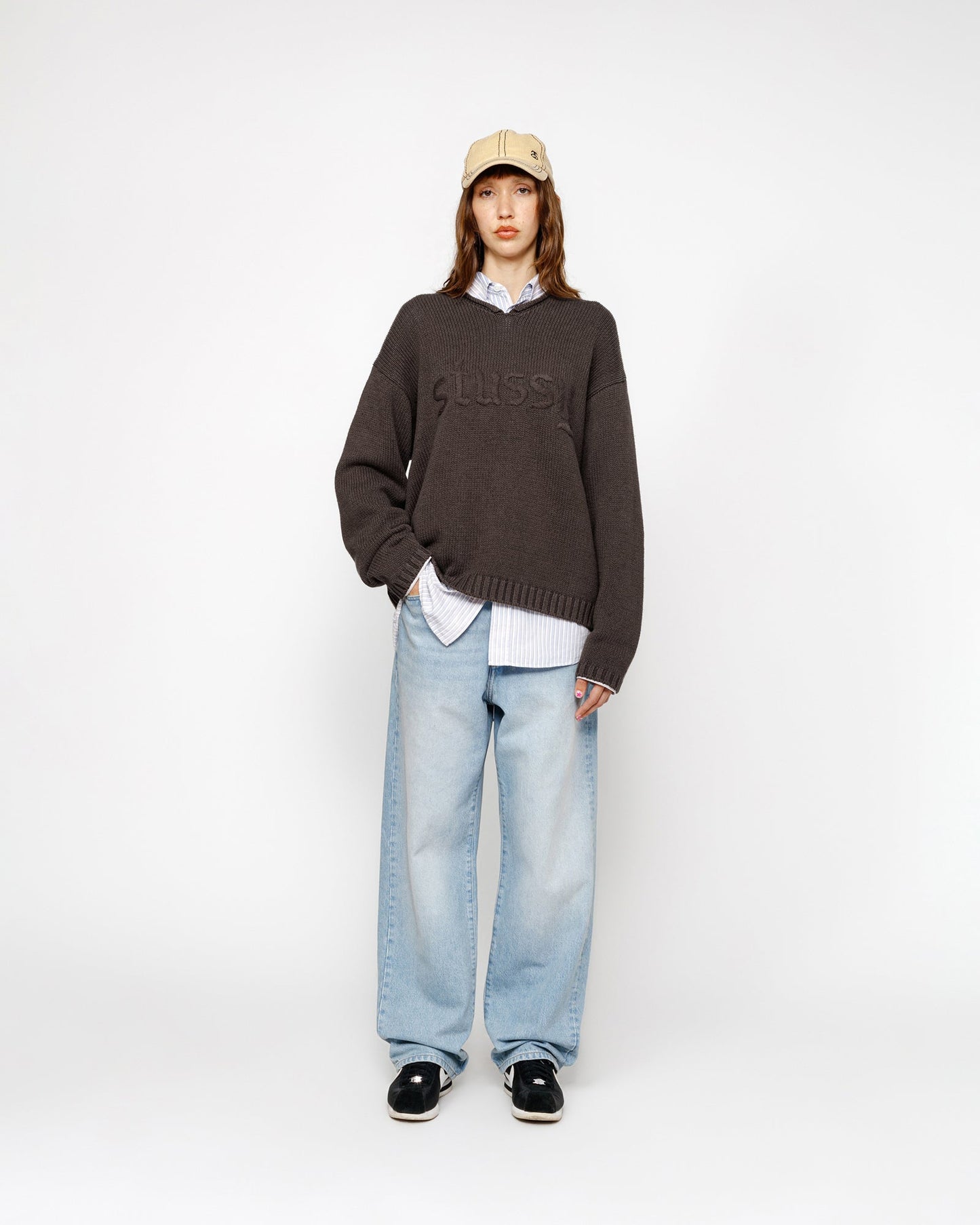 PULL À LOGO BRODÉ ET COL EN V