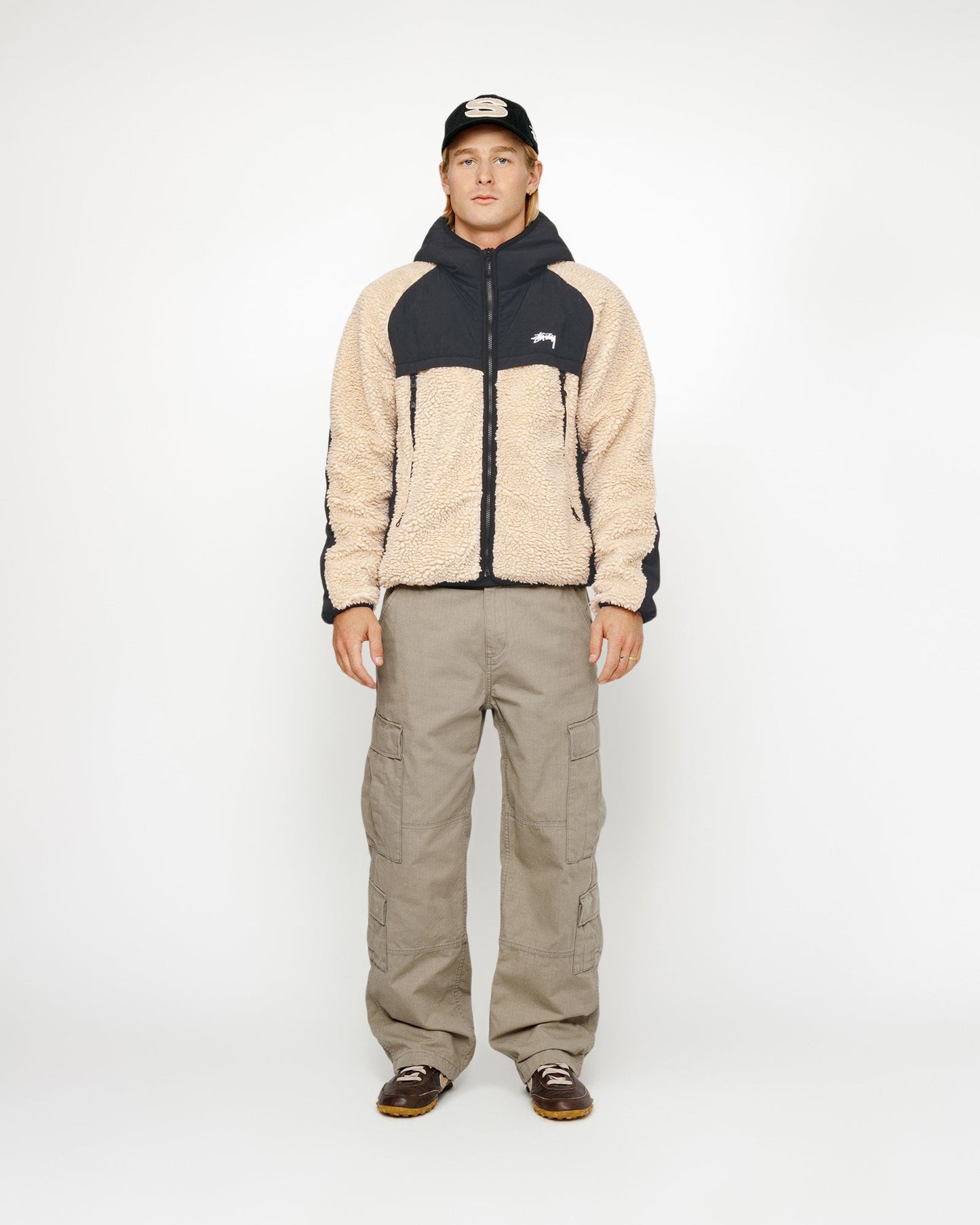 BLOUSON À CAPUCHE DOUBLÉ SHERPA