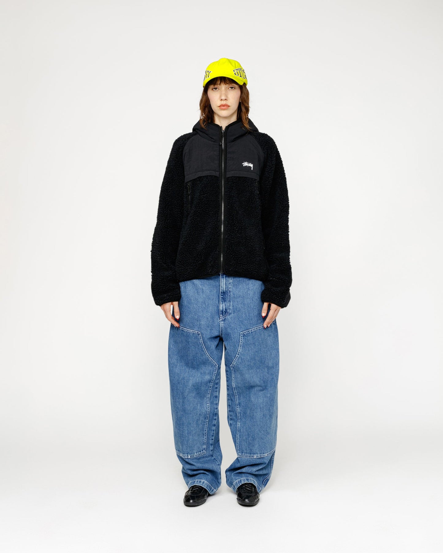 VESTE À CAPUCHE SHERPA ET EMPIÈCEMENTS