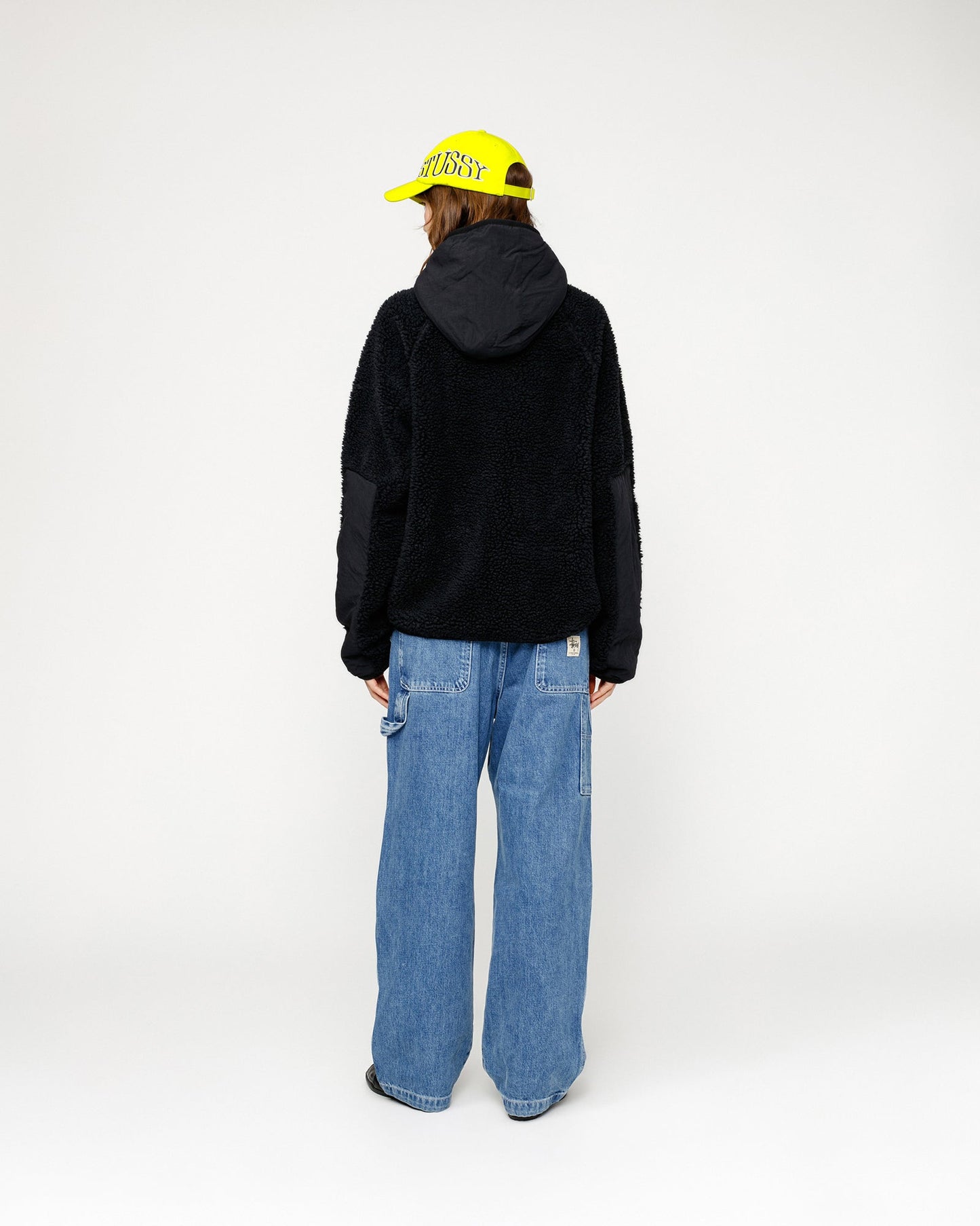 VESTE À CAPUCHE SHERPA ET EMPIÈCEMENTS