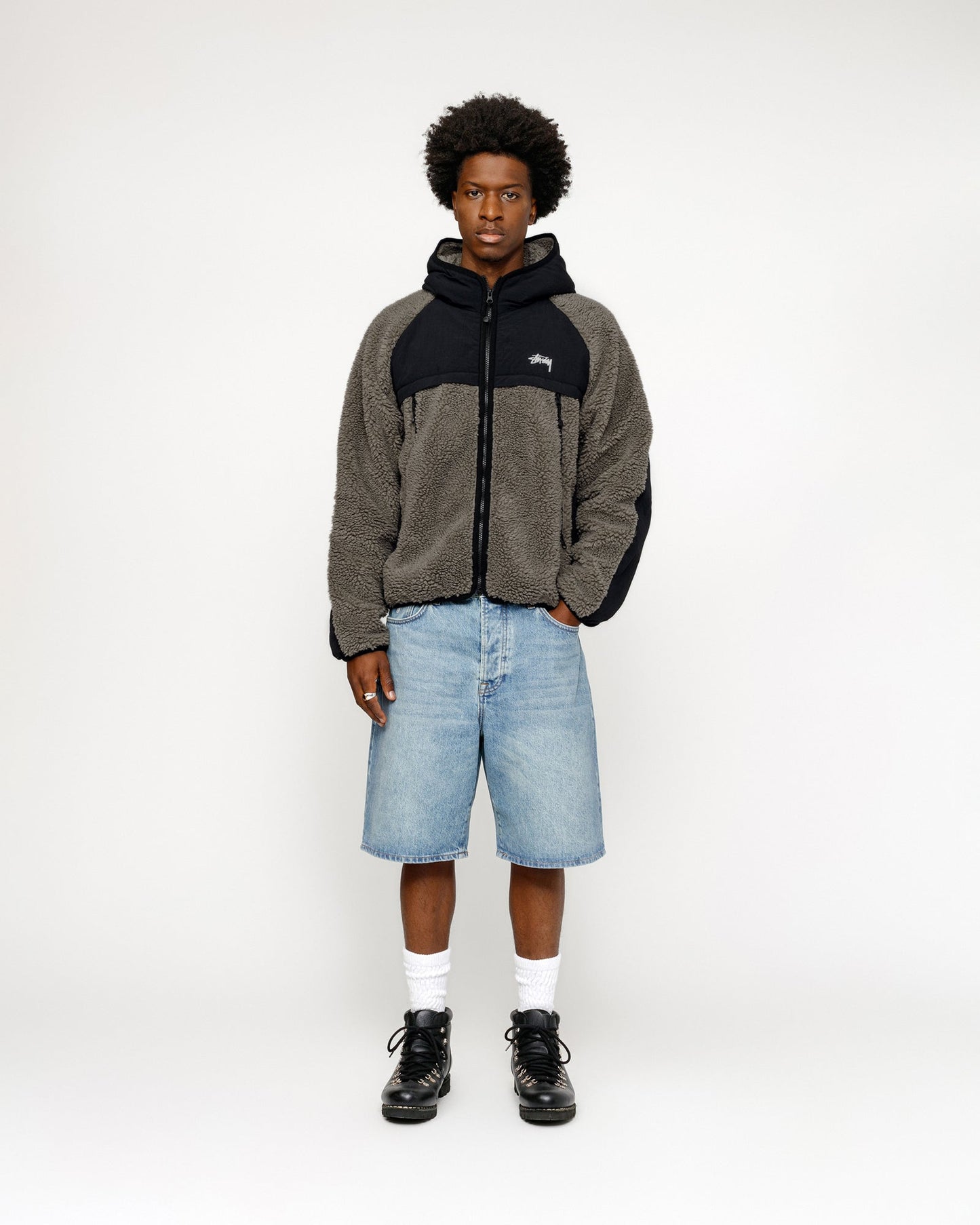 BLOUSON À CAPUCHE DOUBLÉ SHERPA