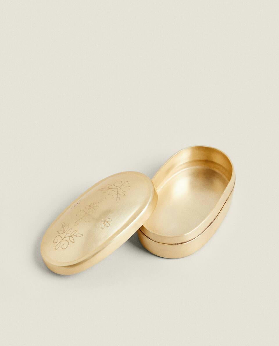 EMGRAVED OVAL BOX