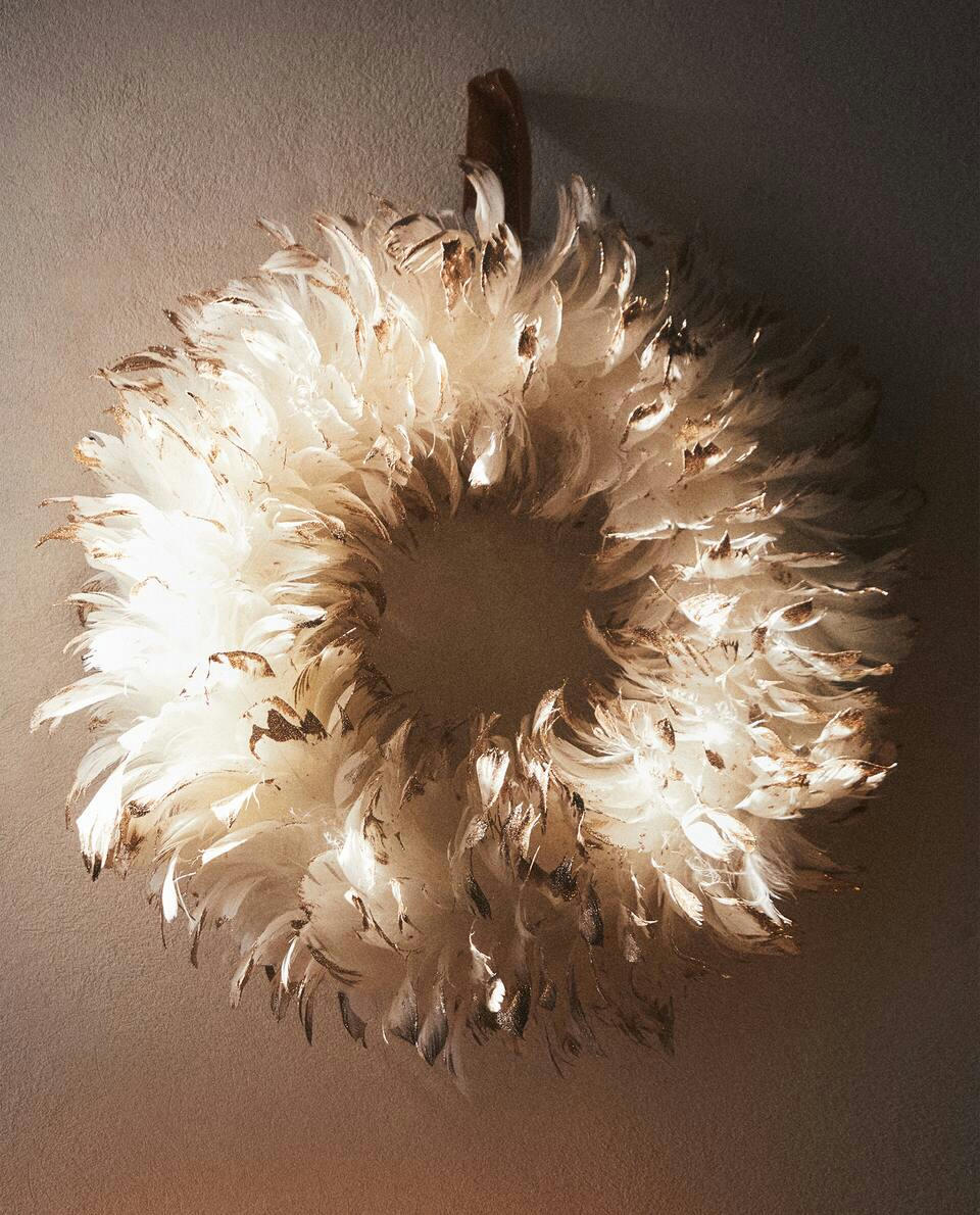 CHRISTMAS FEATHER WREATH DECORATION