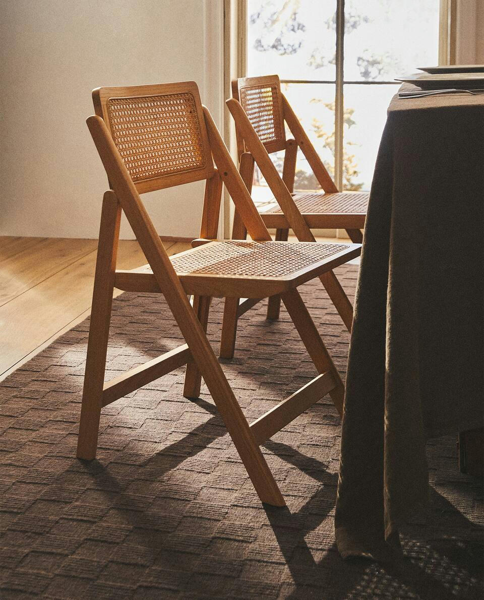 RATTAN AND WOOD FOLDING CHAIR