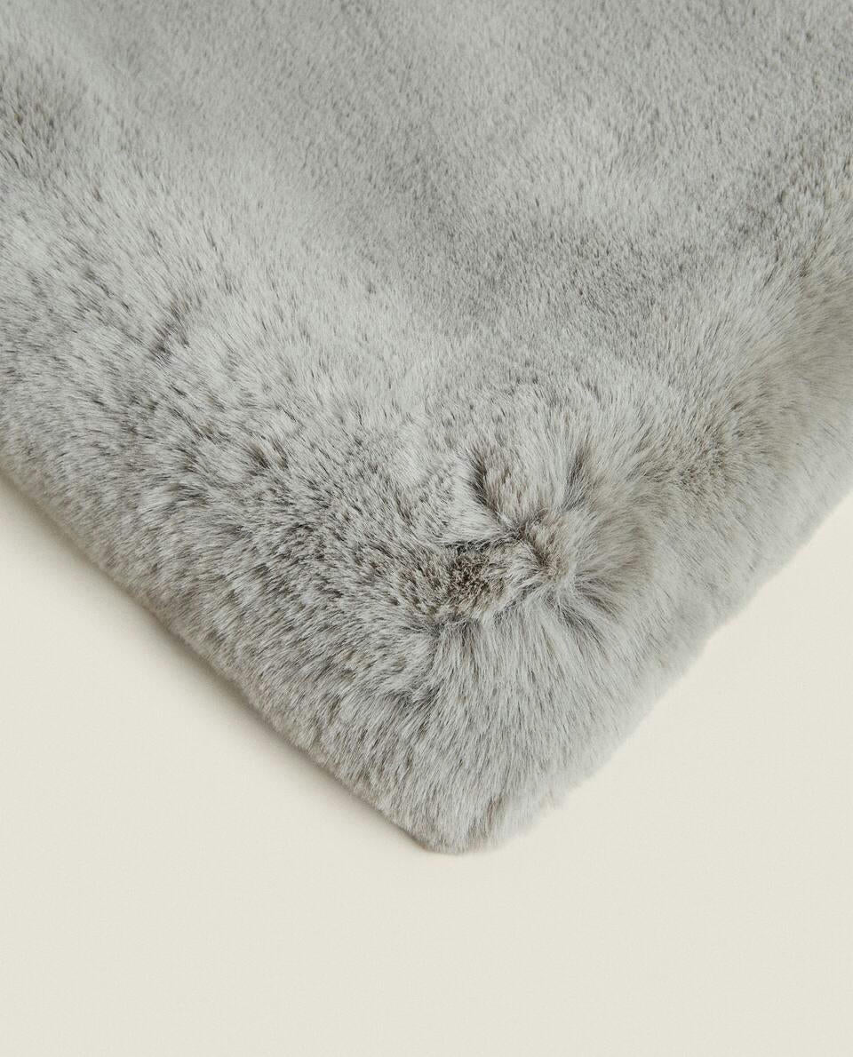 XL FUZZY BLANKET