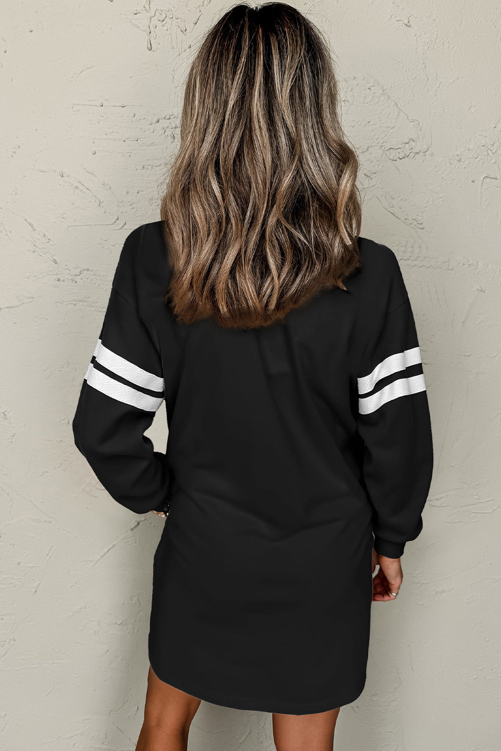 Mini-robe ample noire à rayures style preppy